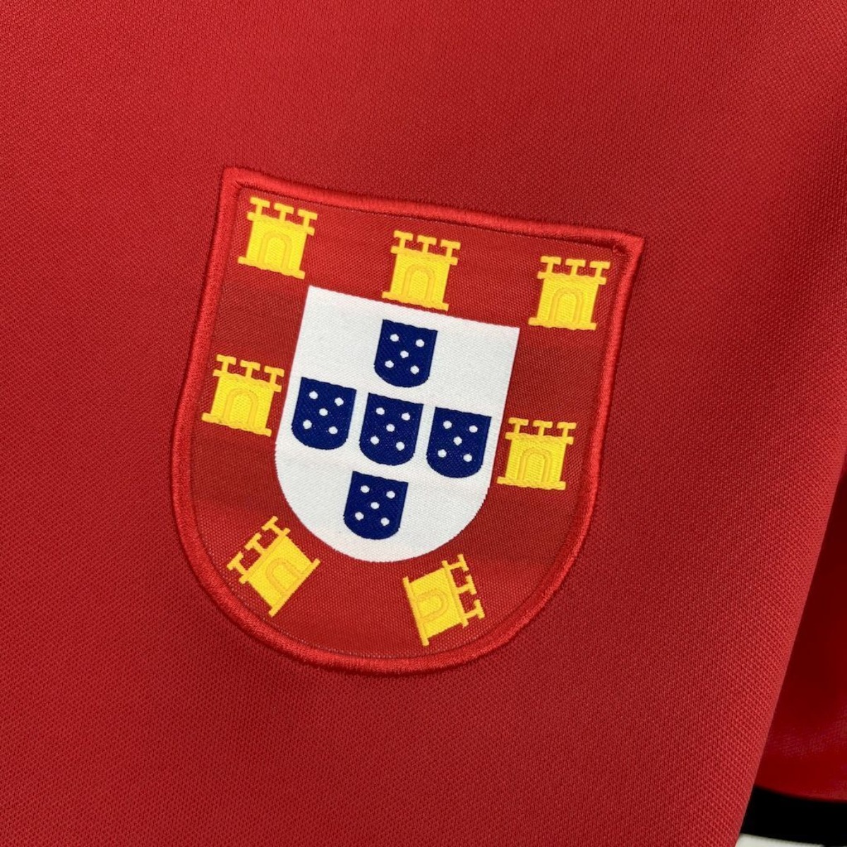 Camisola Portugal Principal - 1966/69 4