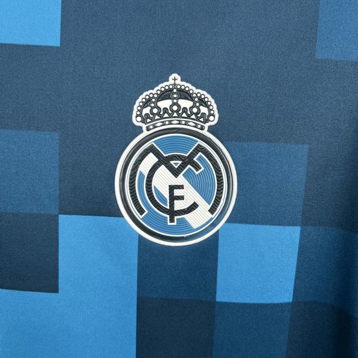 Camisola Real Madrid Terceira - 17/18 4